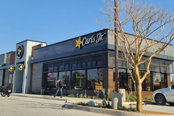Carl's Jr: +100 Restaurantes Optimizados con SIADE